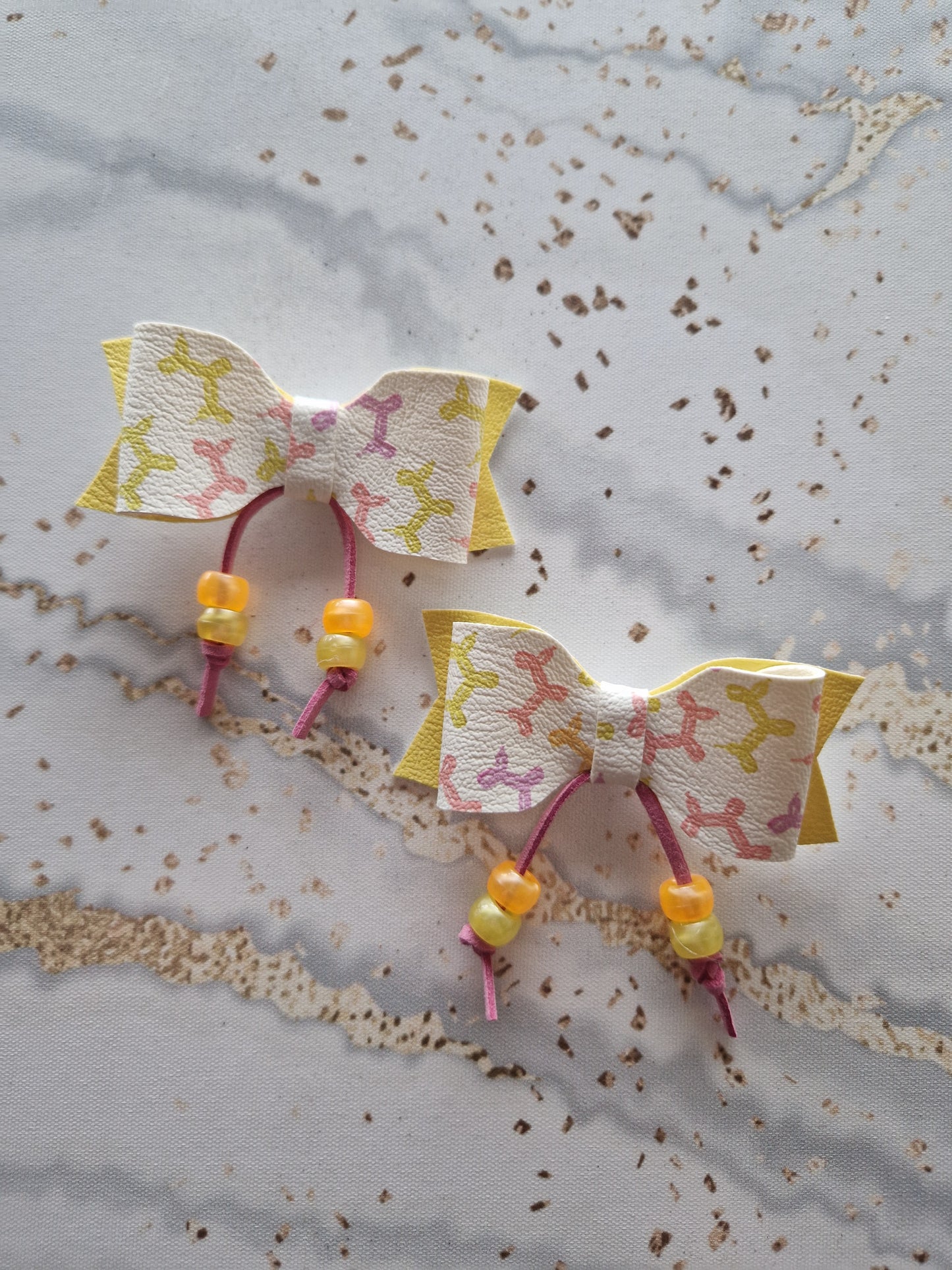Balloon Dog Bow with Beads