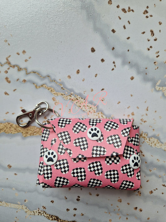 Chequered Heart Poop Bag Holder